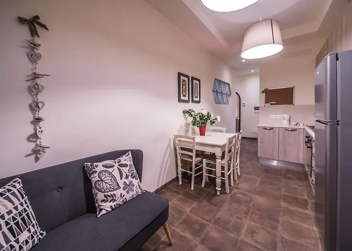 Spacious Apt With Terrace 200 Meters From Duomo