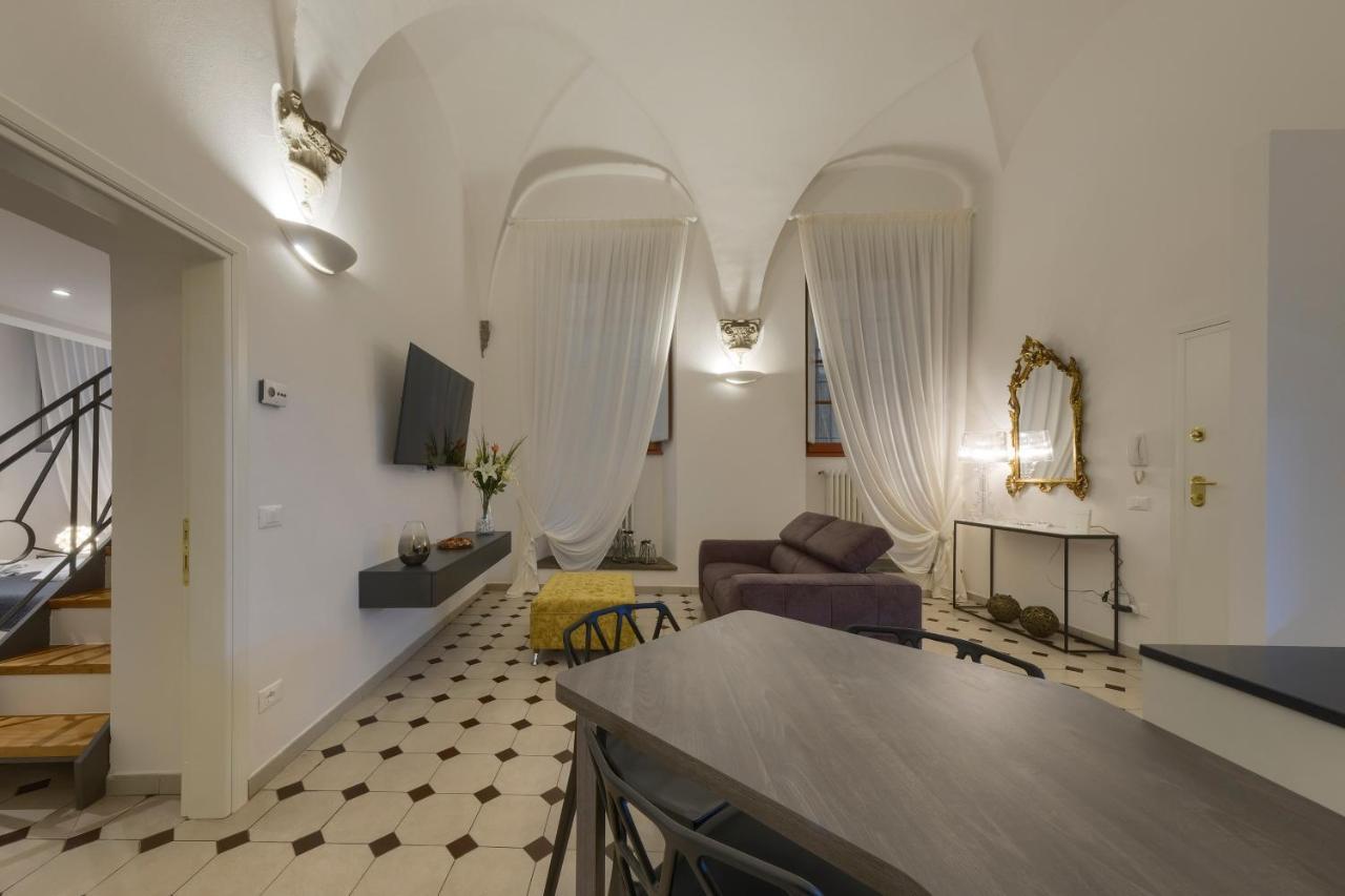 Apartment La Casa Di Bruna E Giordano In Santo Spirito Florence