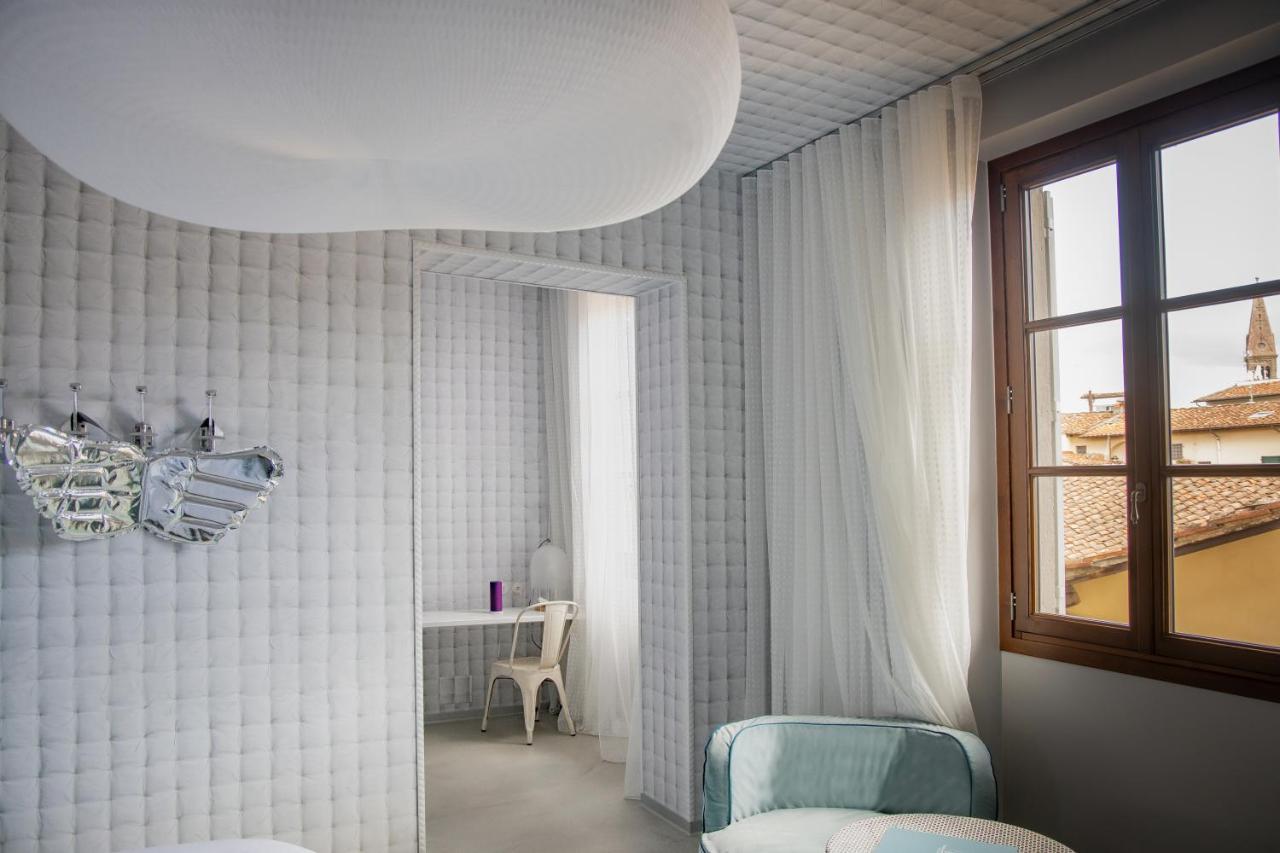 25hours Piazza San Paolino 4*