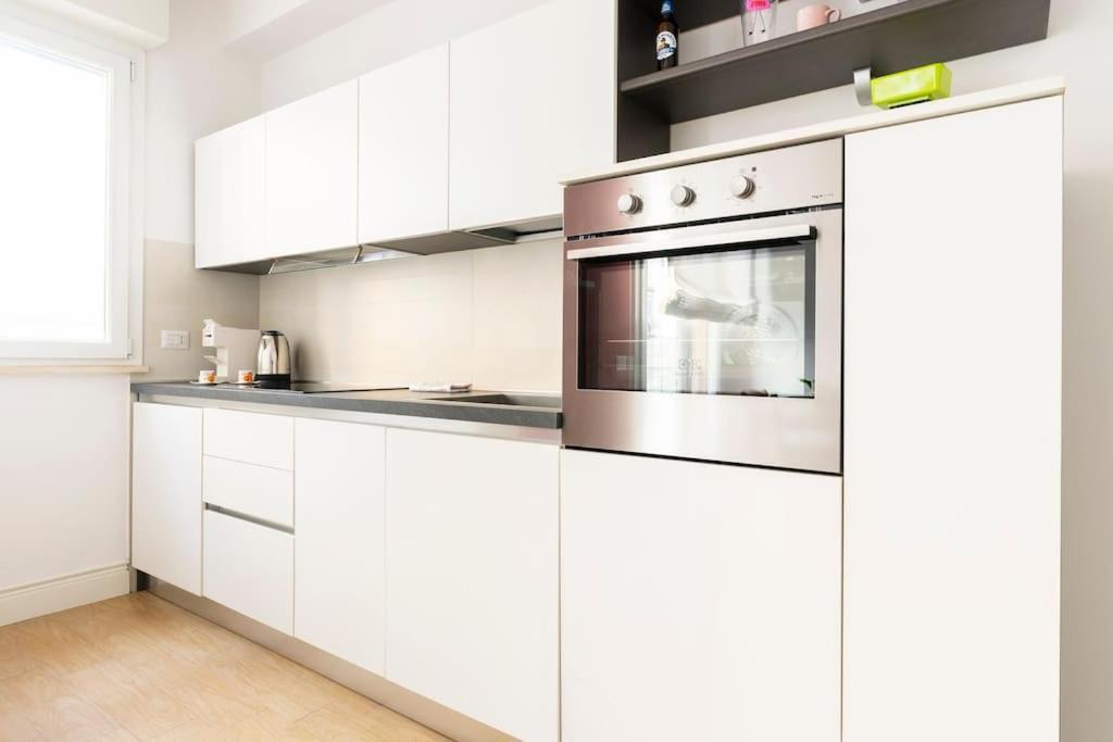 Lb Appartment-a Pochi Passi Da Porta Romana Apartment *