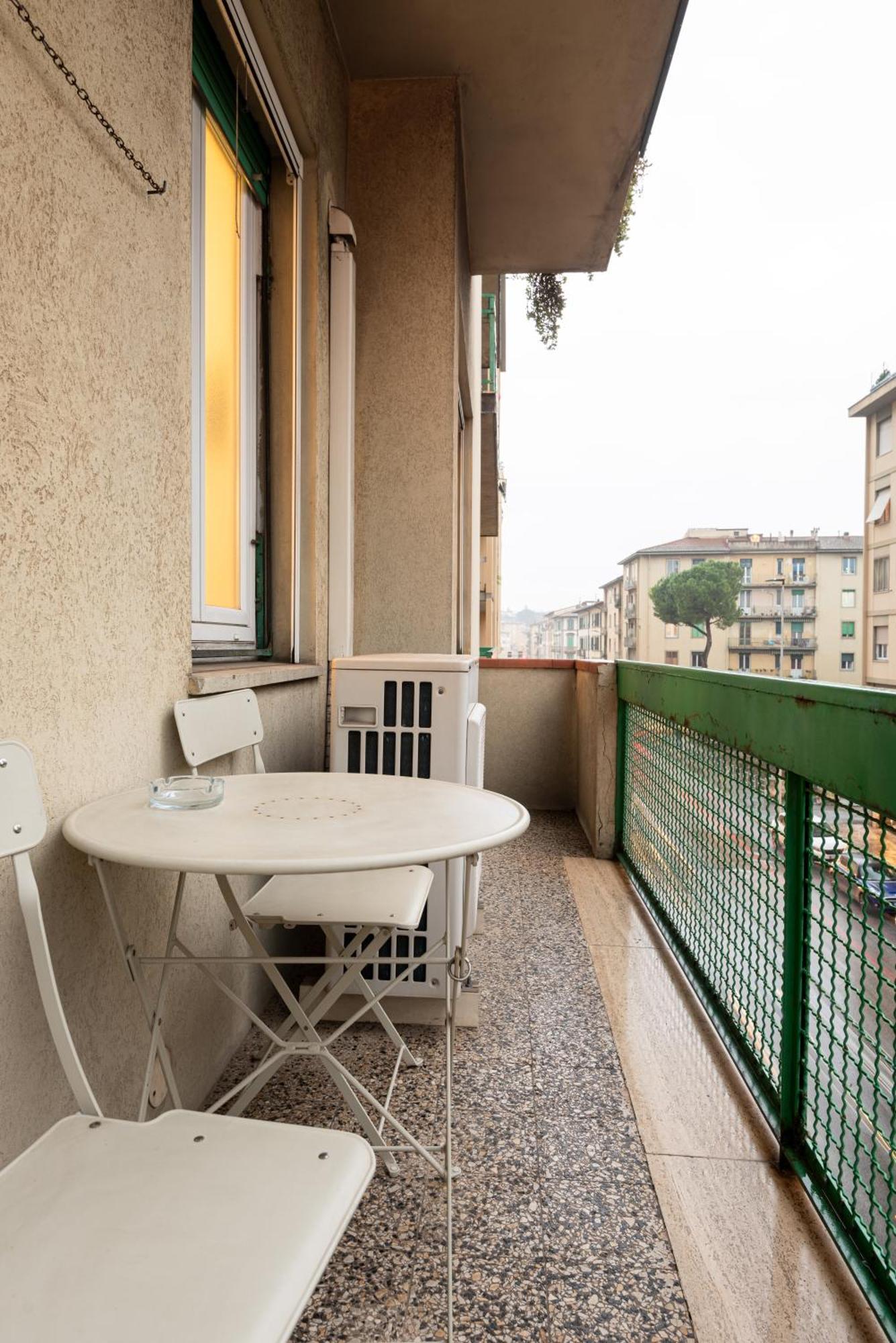 Comfortable 10 Minutes From Center Apartment Florence