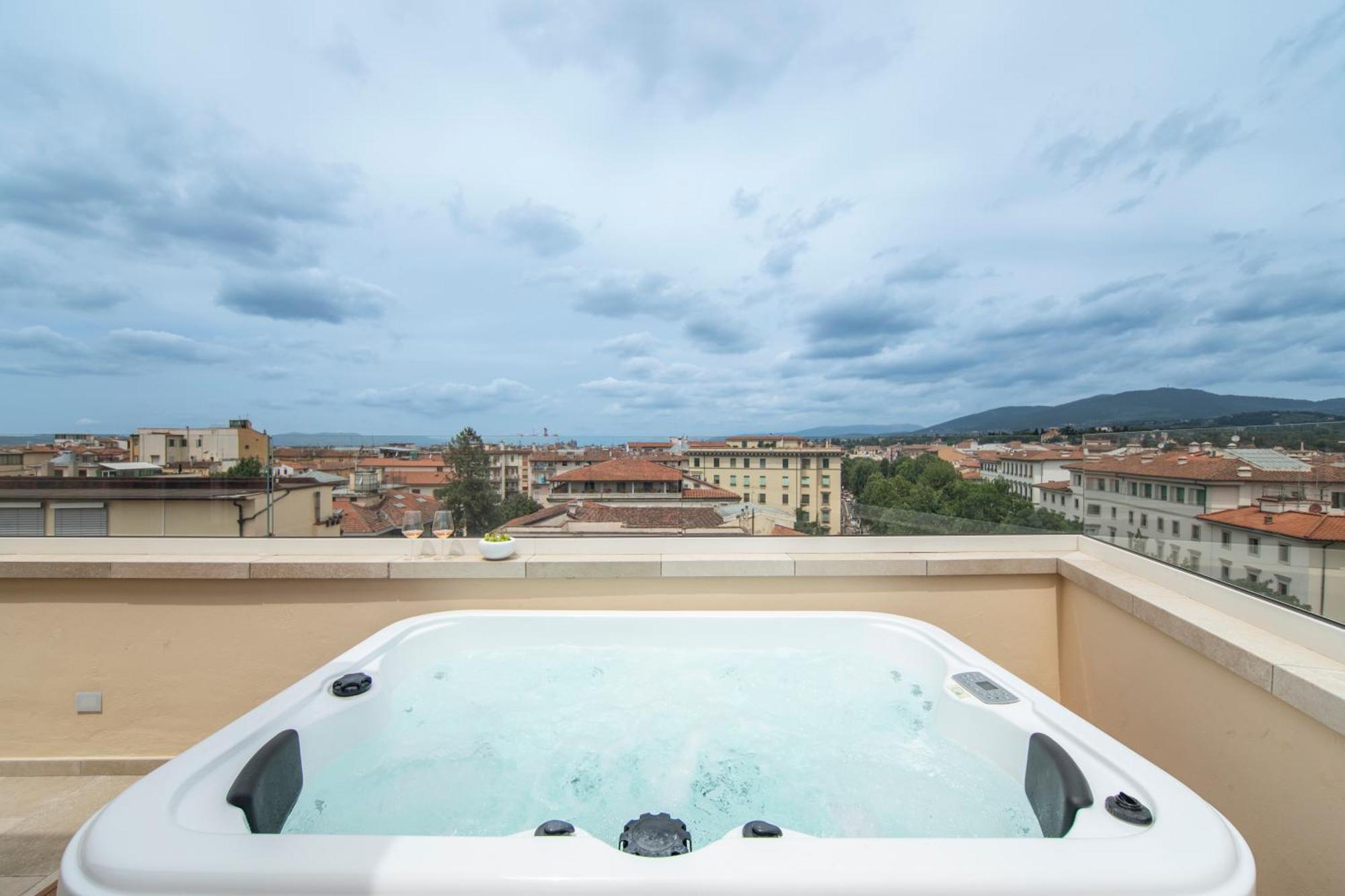 Penthouse With Terrace Over Firenze