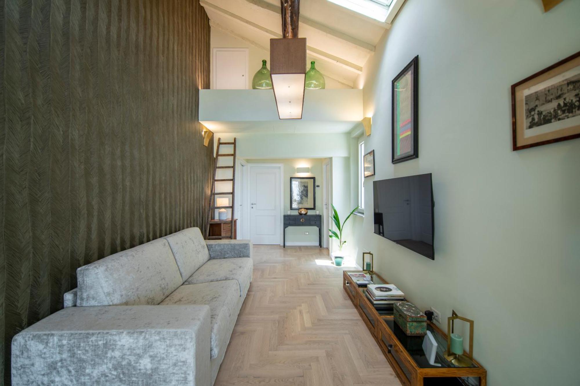 Penthouse With Terrace Over Appartamento Firenze