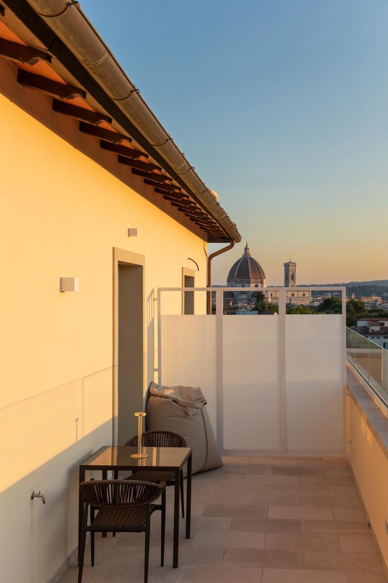 Appartamento Penthouse With Terrace Over