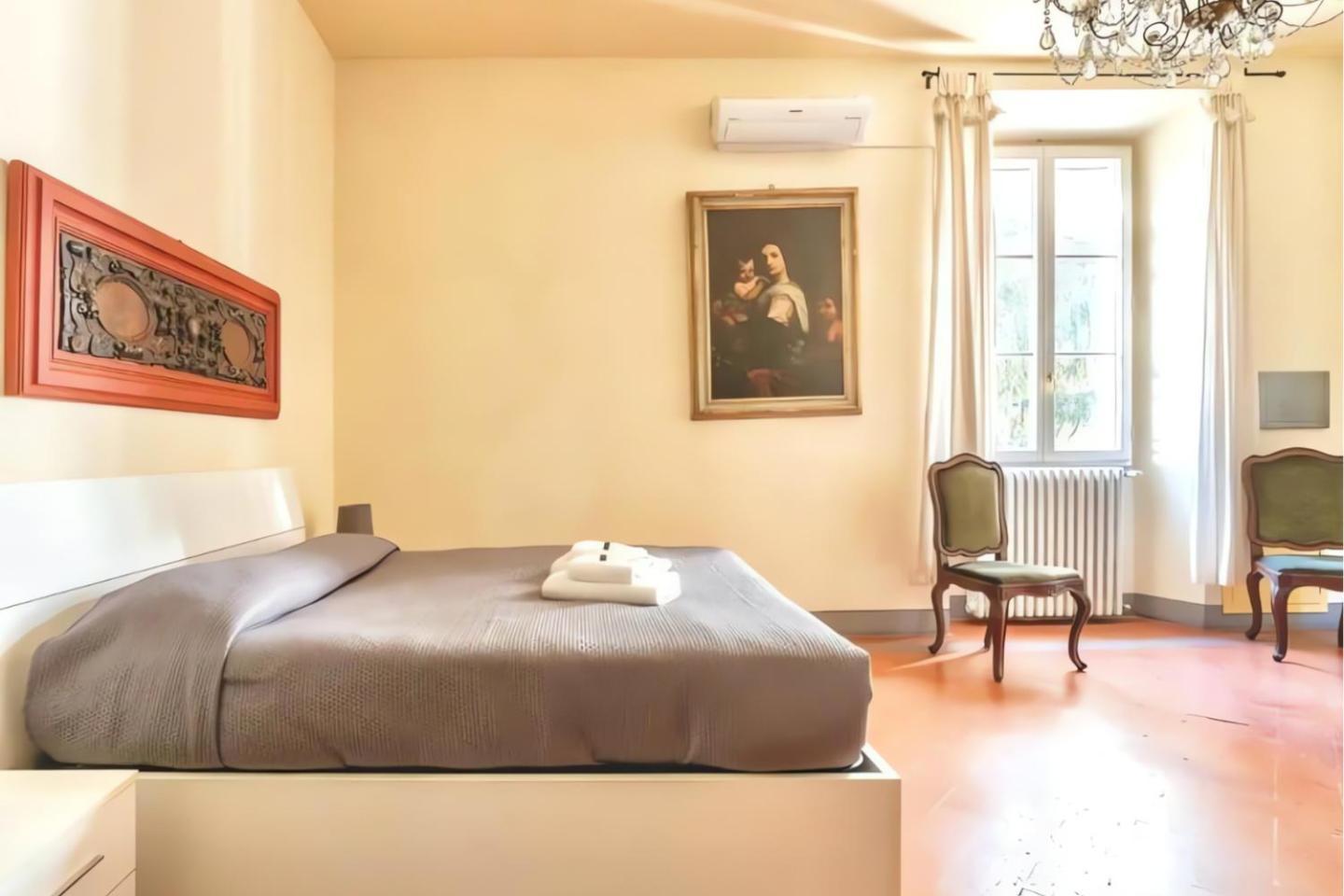 The Luxury Historic Palace Of Santa Croce *