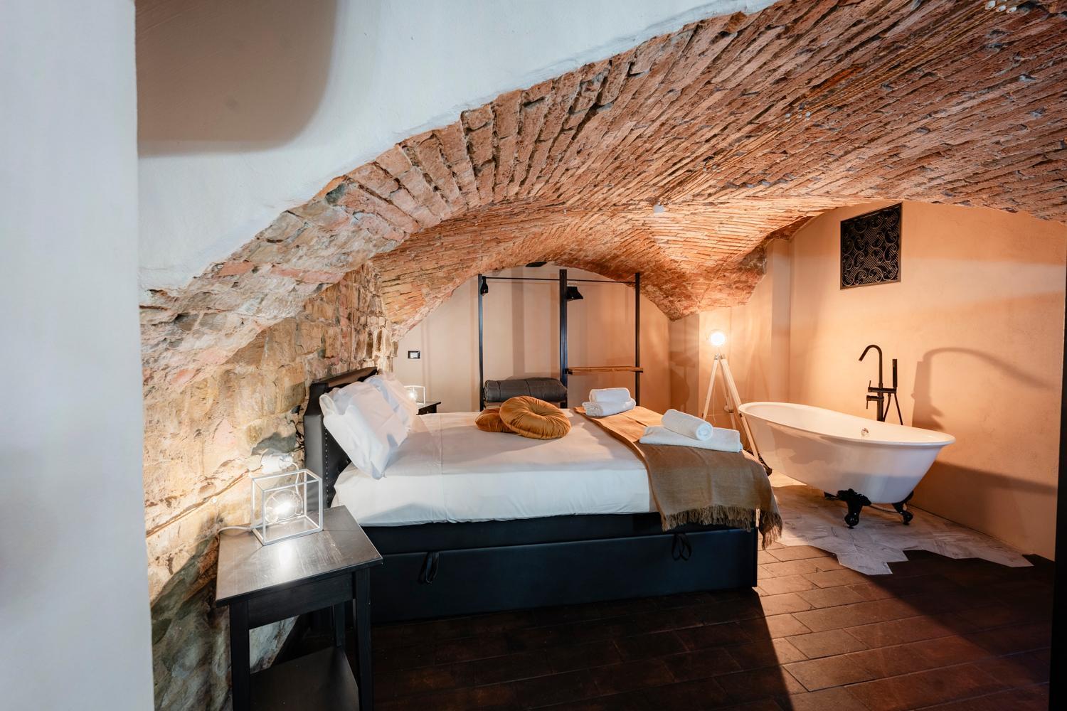 Secret Apartment *