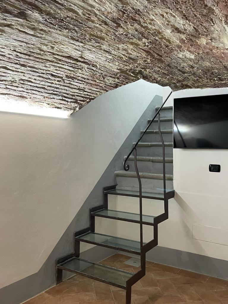 Apartment Elegant In Santo Spirito's Heart Florence