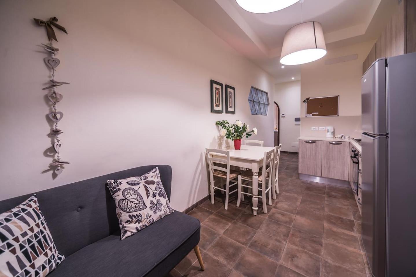 Apartment Spacious Apt With Terrace 200 Meters From Duomo Florence