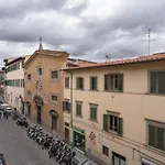 Elegant Green Apartment In San Gallo Firenze