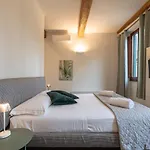 Elegant Green Apartment In San Gallo Firenze