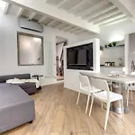 Rosa Apartment By Mamo Florence