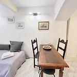 Porcellana Apartment