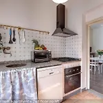 Alice & Ellen Apartments By Mamo Florence