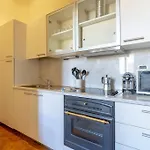 A Green Flat In Via Della Vigna Nuova