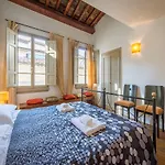 Uffizi Gallery Rooftop Apartment