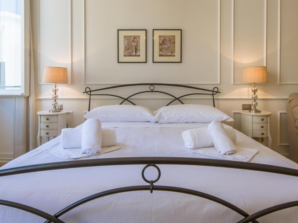 Dei Poeti & 3* Florence