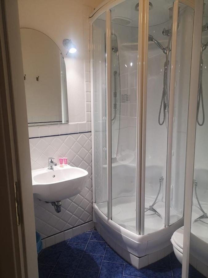 Top Position In Guest house Florence