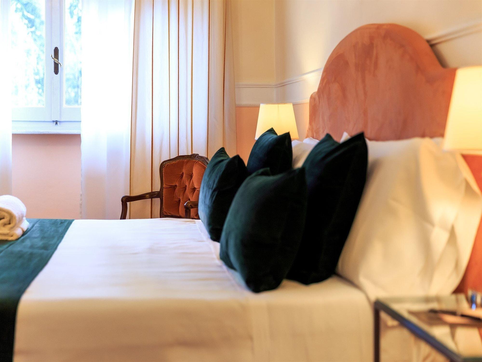 Carlotta Hotel