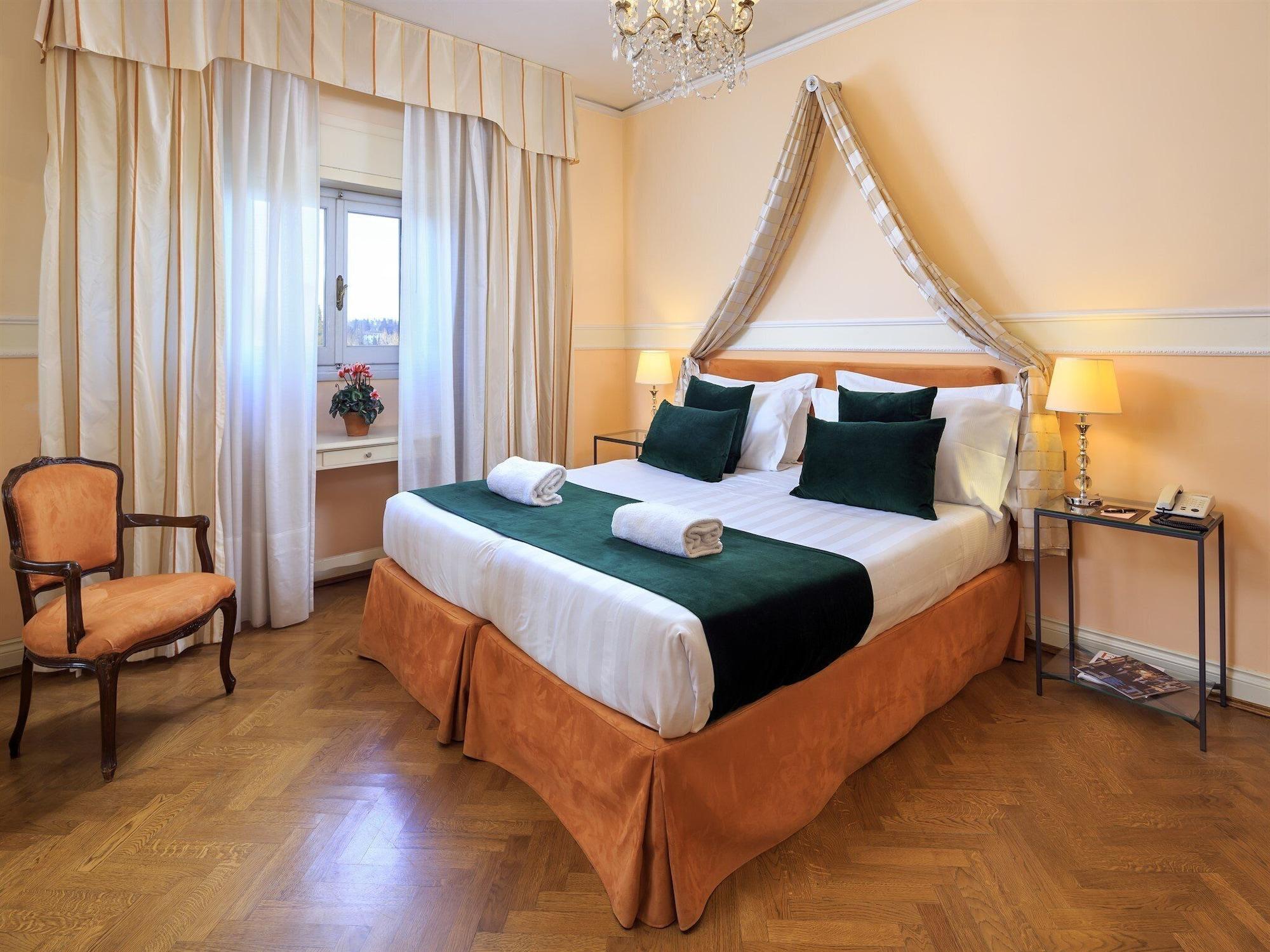 Carlotta Hotel 4*