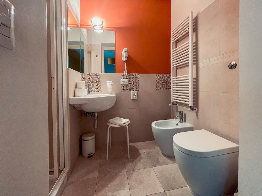 Azzi Hotel