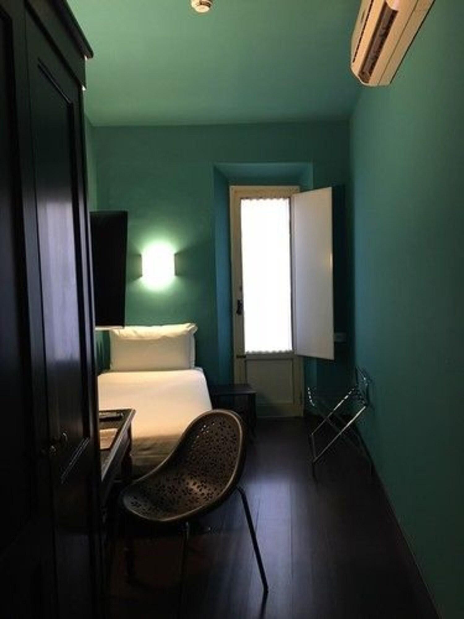 Universo - Wtb Hotel 3*