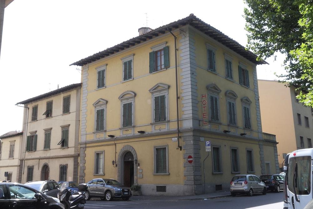 Ferrucci Hotel 3*