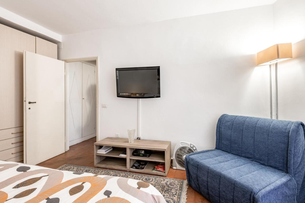 Torre Dei Giudi Apartment *