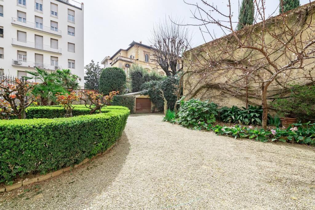 Central And Cosy Pied-a-terre W/ Free Parking Apartment *