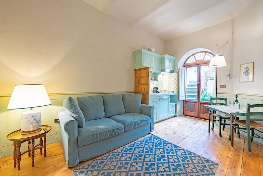 Central And Cosy Pied-a-terre W/ Free Parking Apartment *