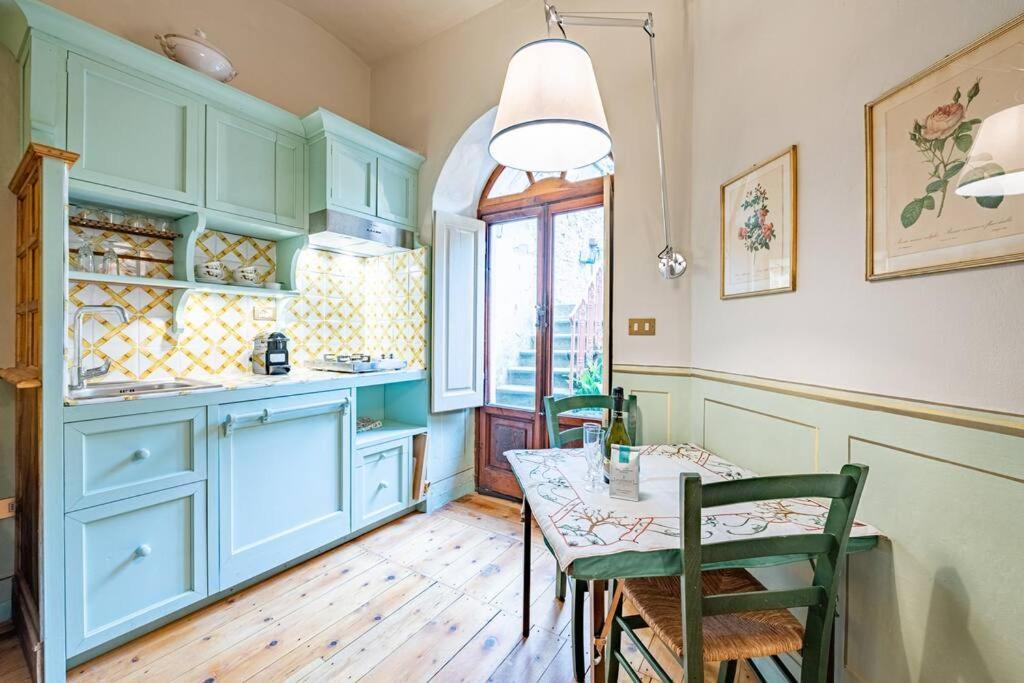 Central And Cosy Pied-a-terre W/ Free Parking Apartment *