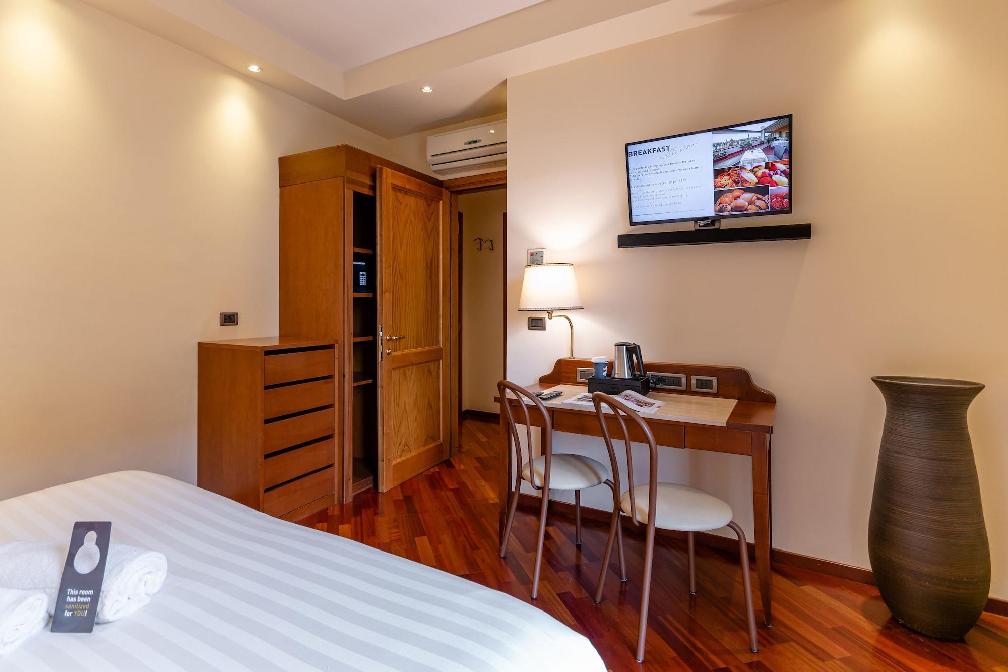 Pitti Palace Al Ponte Vecchio Hotel