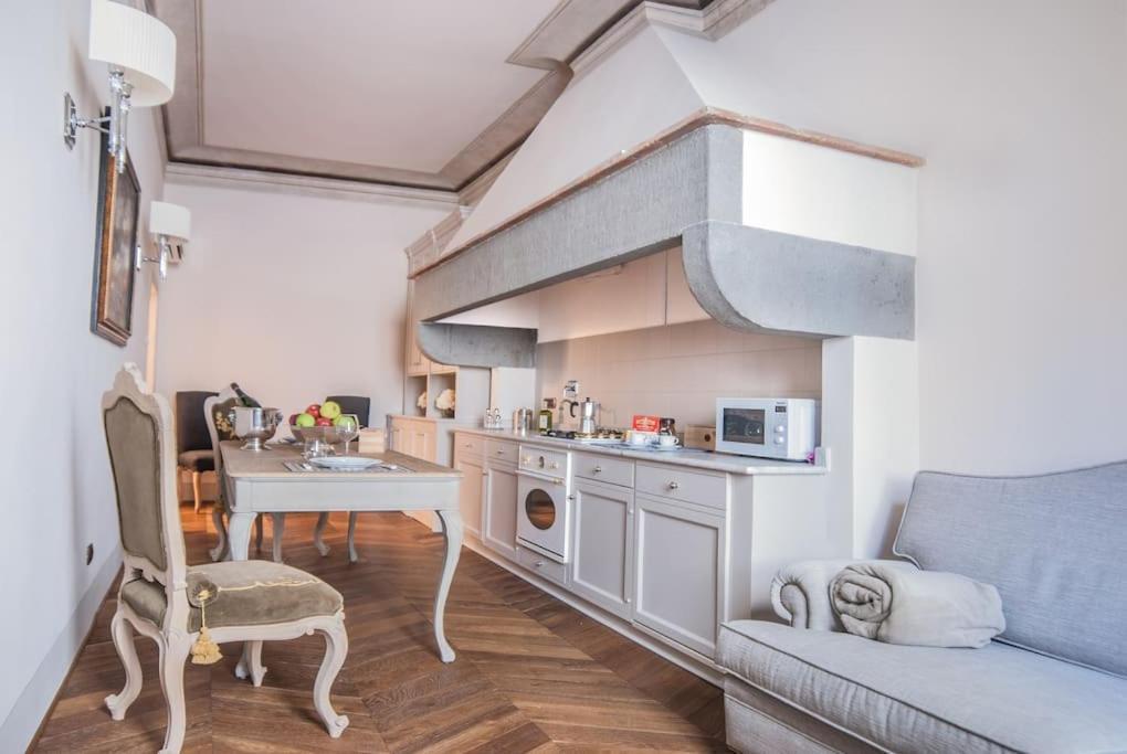 Apartment Signoria Deluxe Studio-2 People In Signoria Square Florence