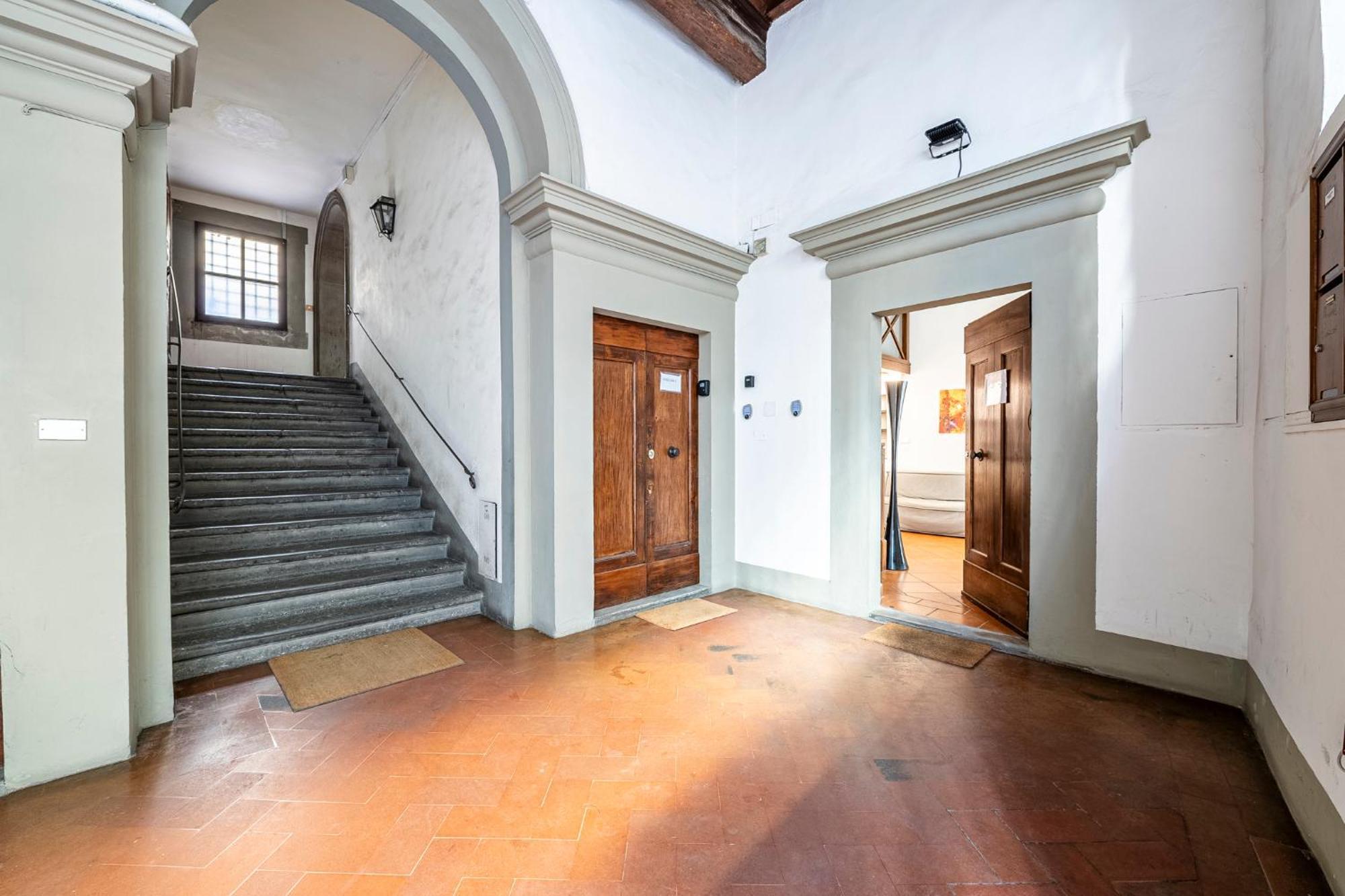 Ground Floor With Patio-ghibellina 65 *