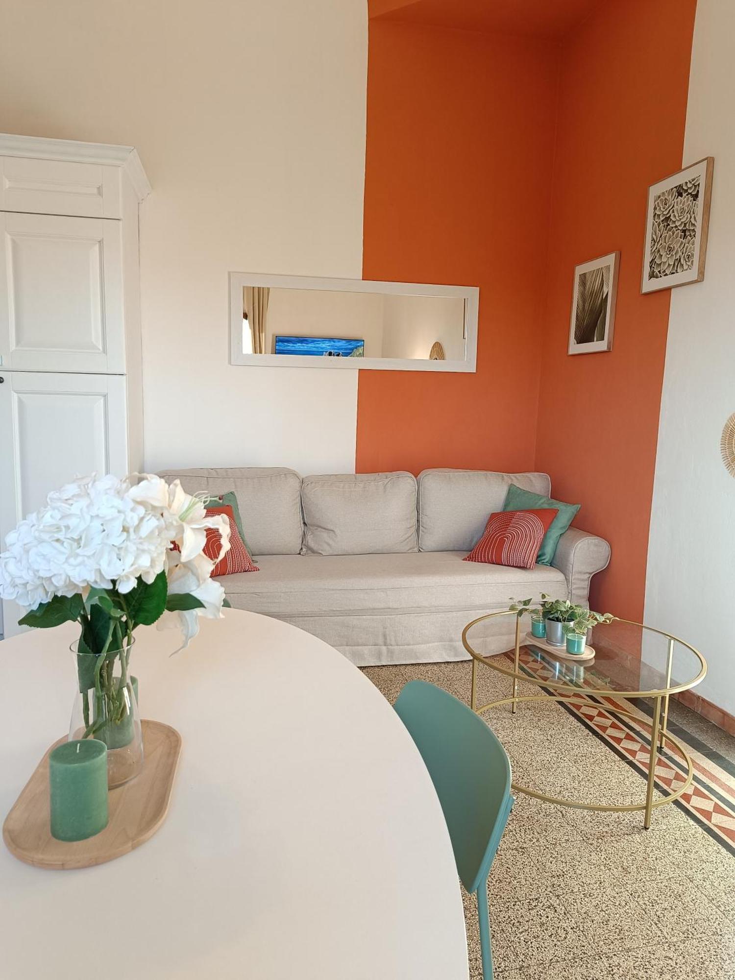 Castle 2 Bedrooms, 2 Bathrooms Apartment *