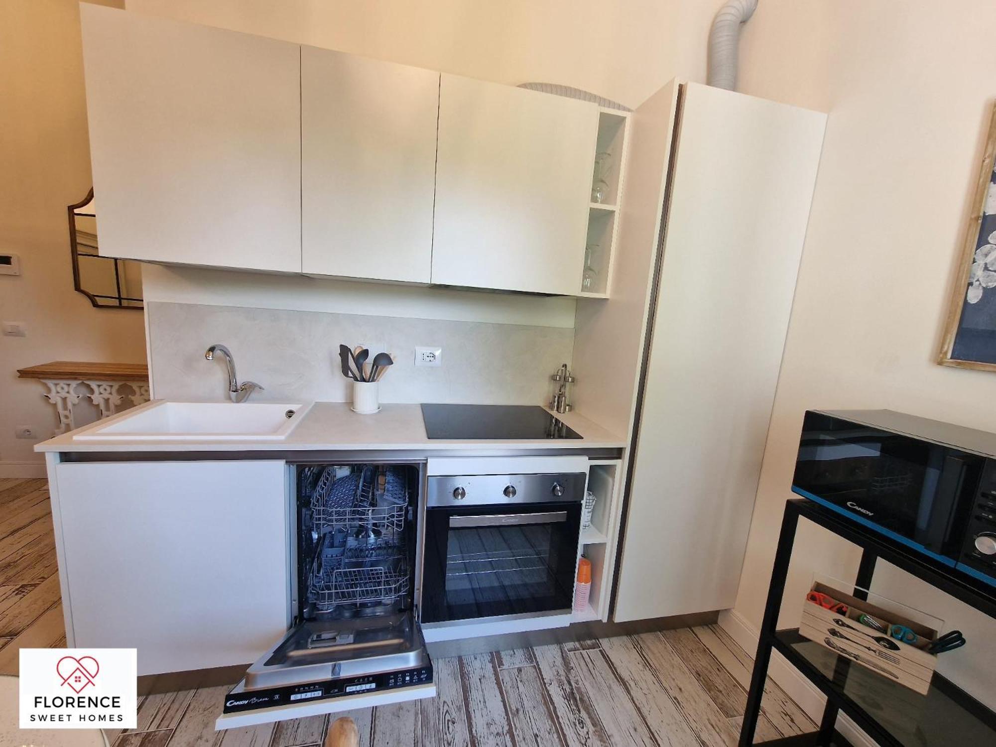 Mirko With Free Parking By Sweet Homes Appartamento
