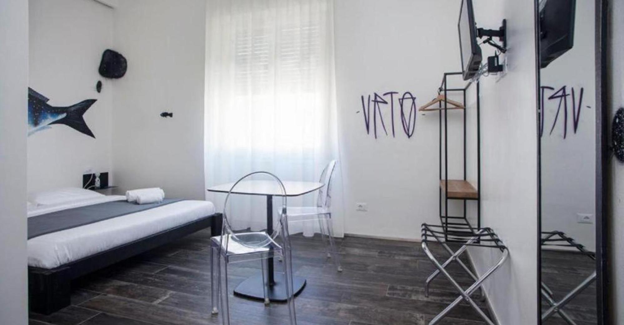 Bed & Breakfast Street Art Florence
