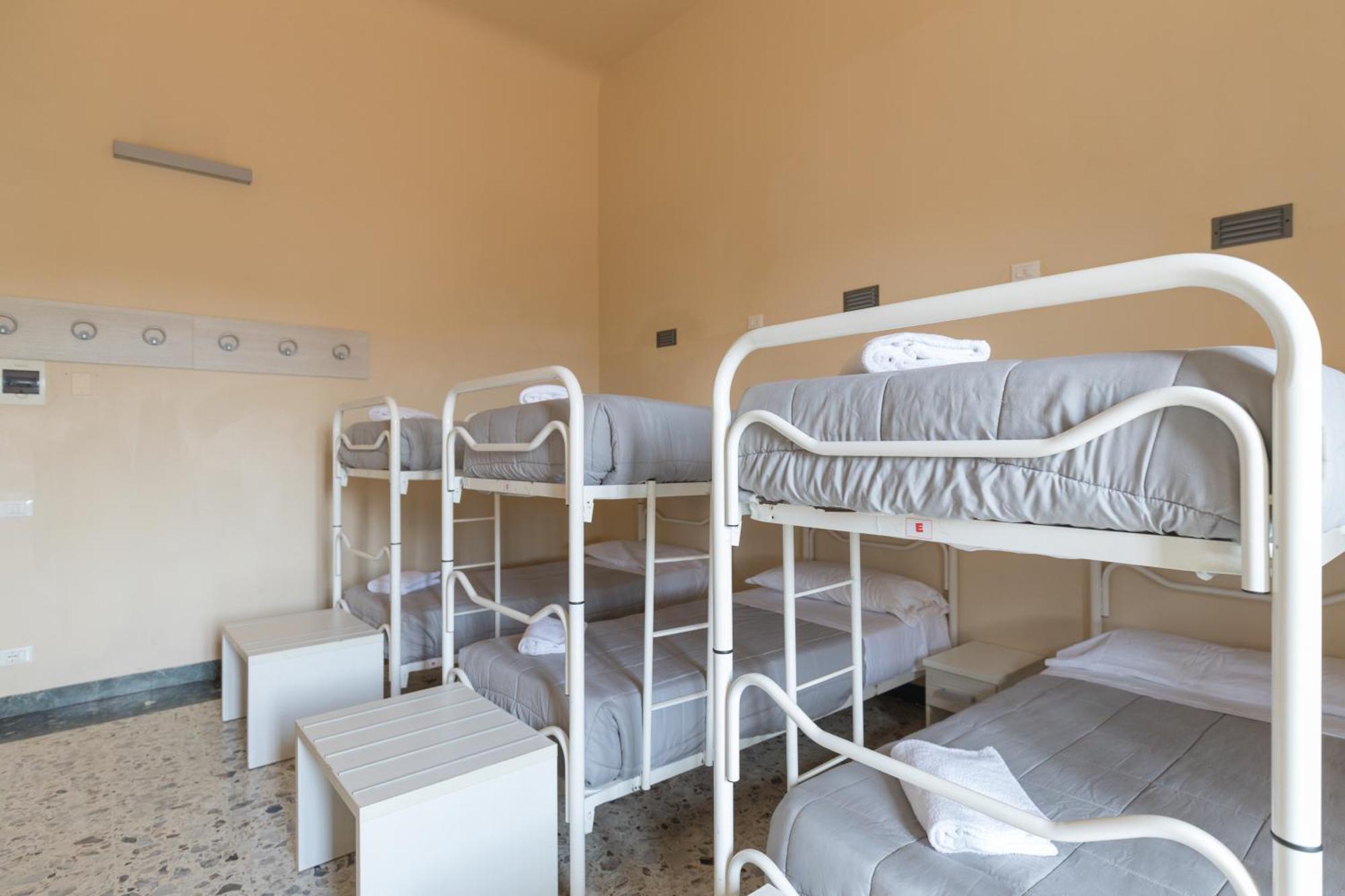 Hostel & 7