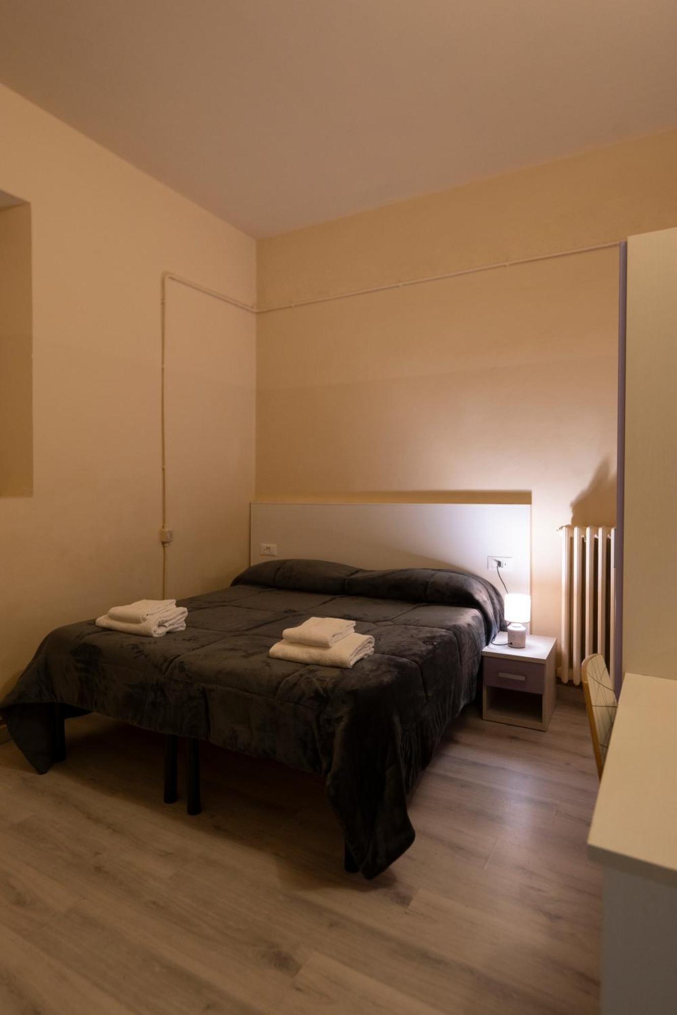 Hostel & 7
