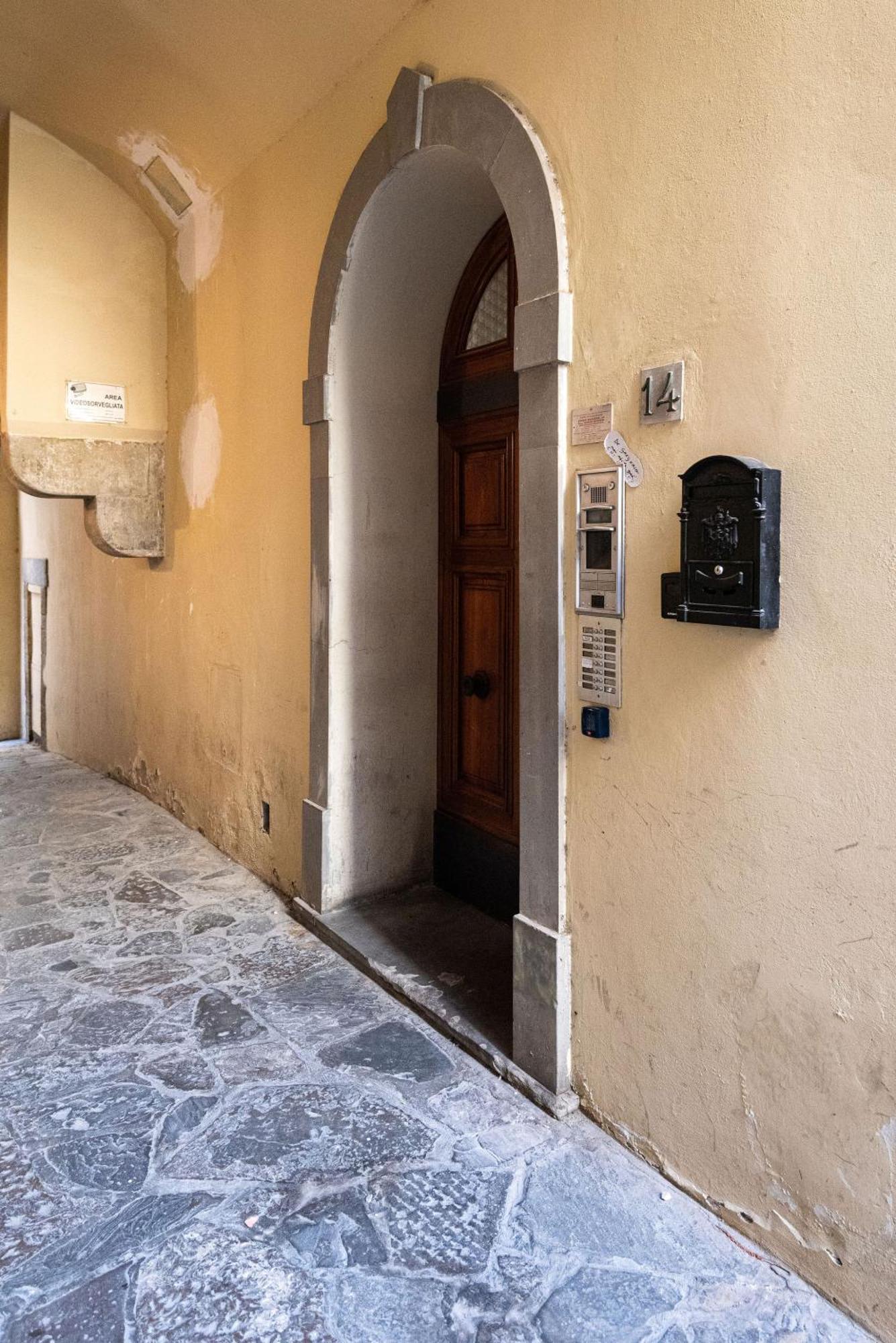 Signoria With Patio Firenze