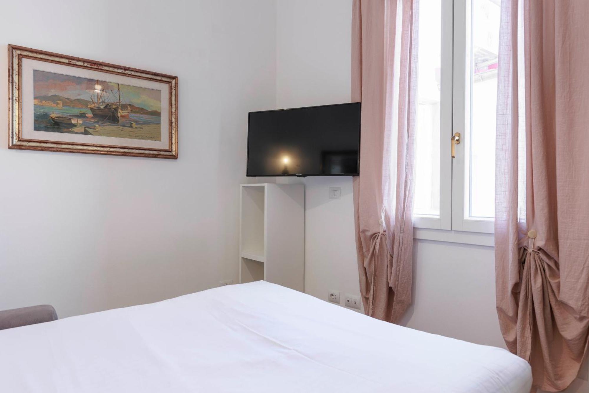 Santa Croce Elegant Apartment Florence