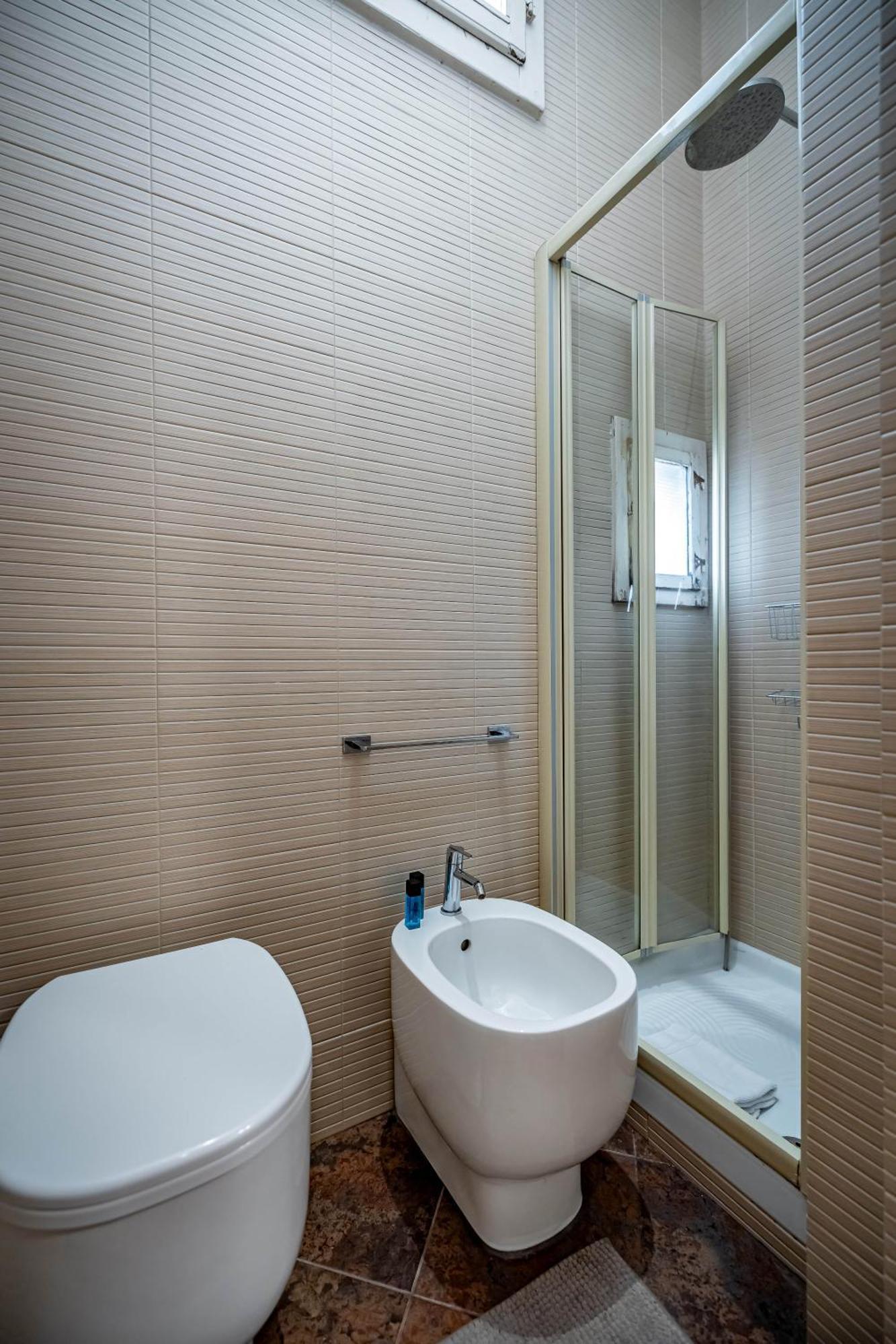 Yd Servi Apartment *