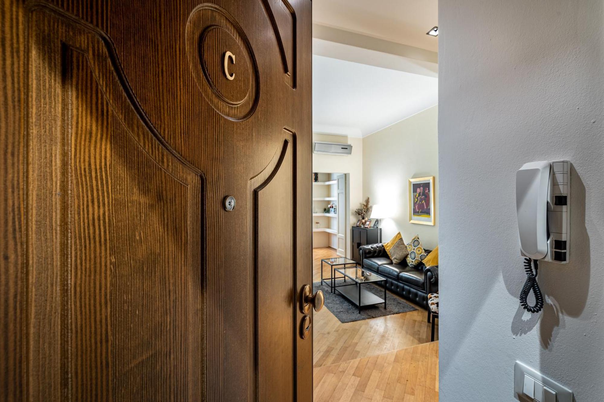 Yd Servi Apartment *