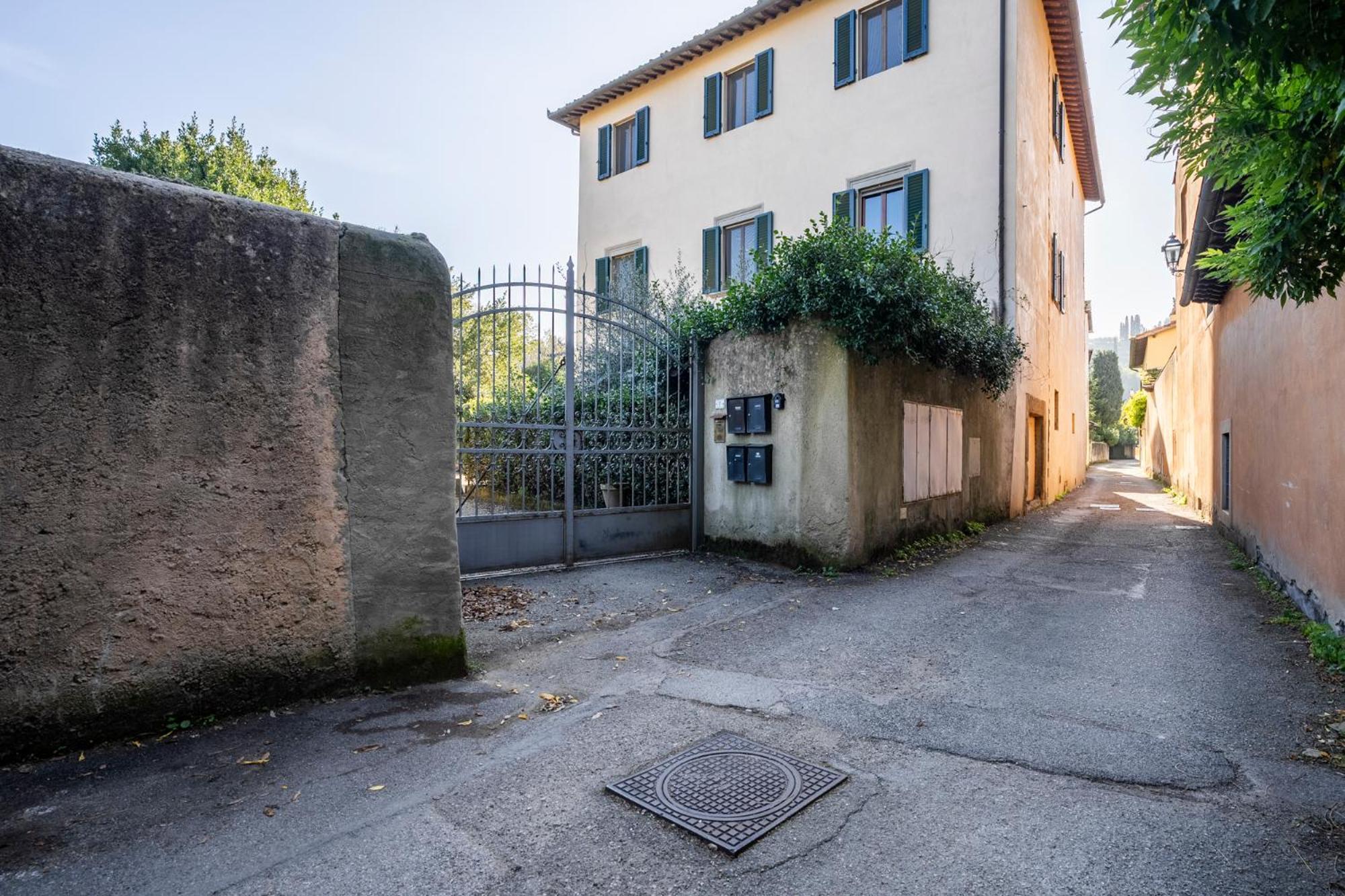 Borgo La Pieve * Florence