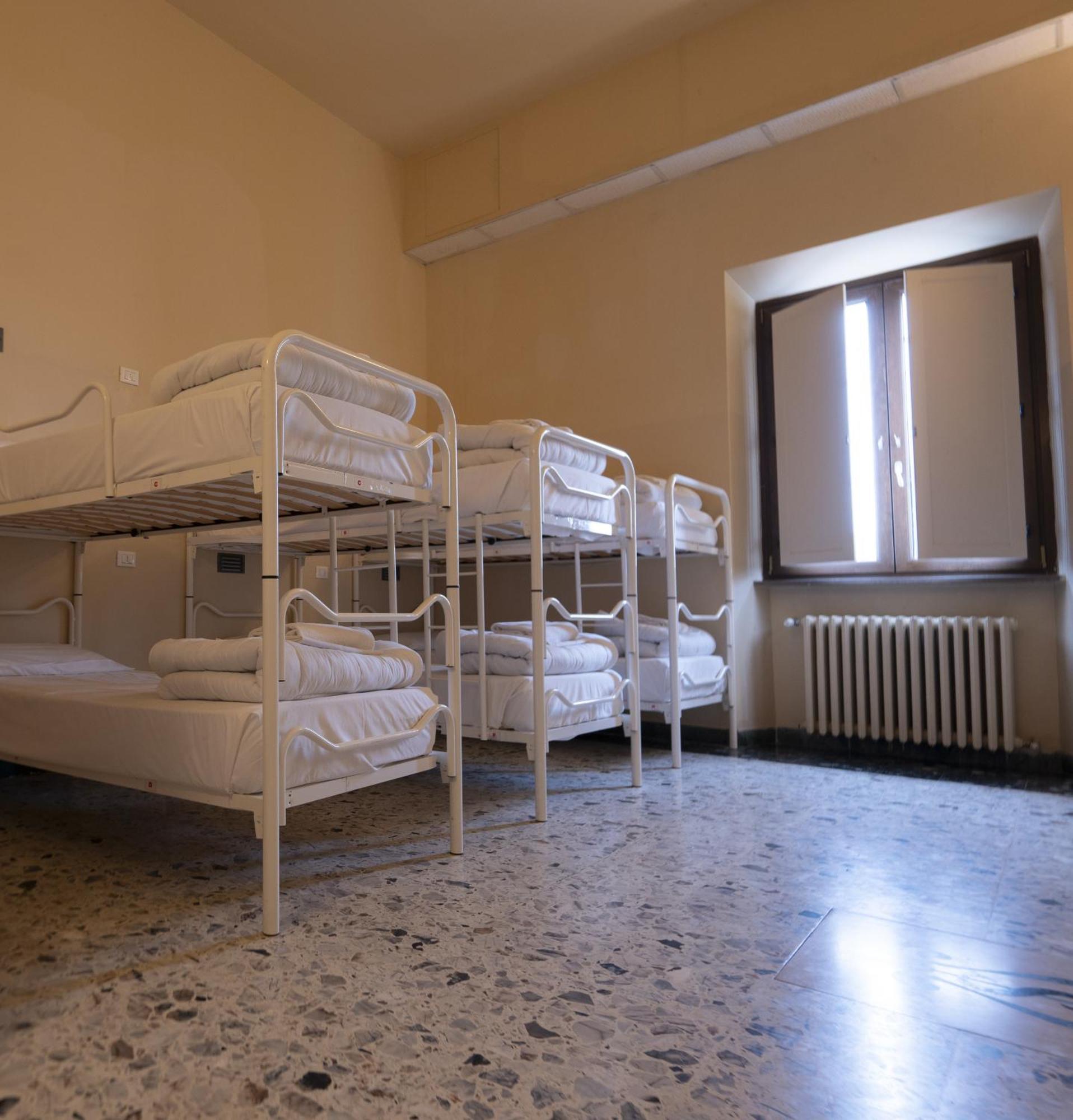 & 7 Hostel