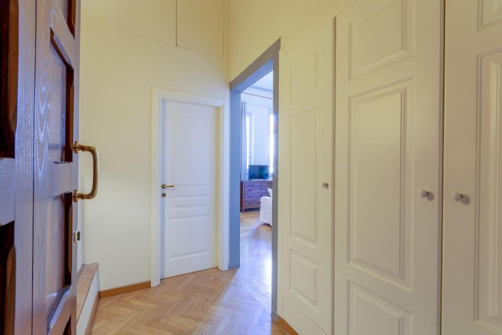 A Flat In Via Della Vigna Nuova Apartment *