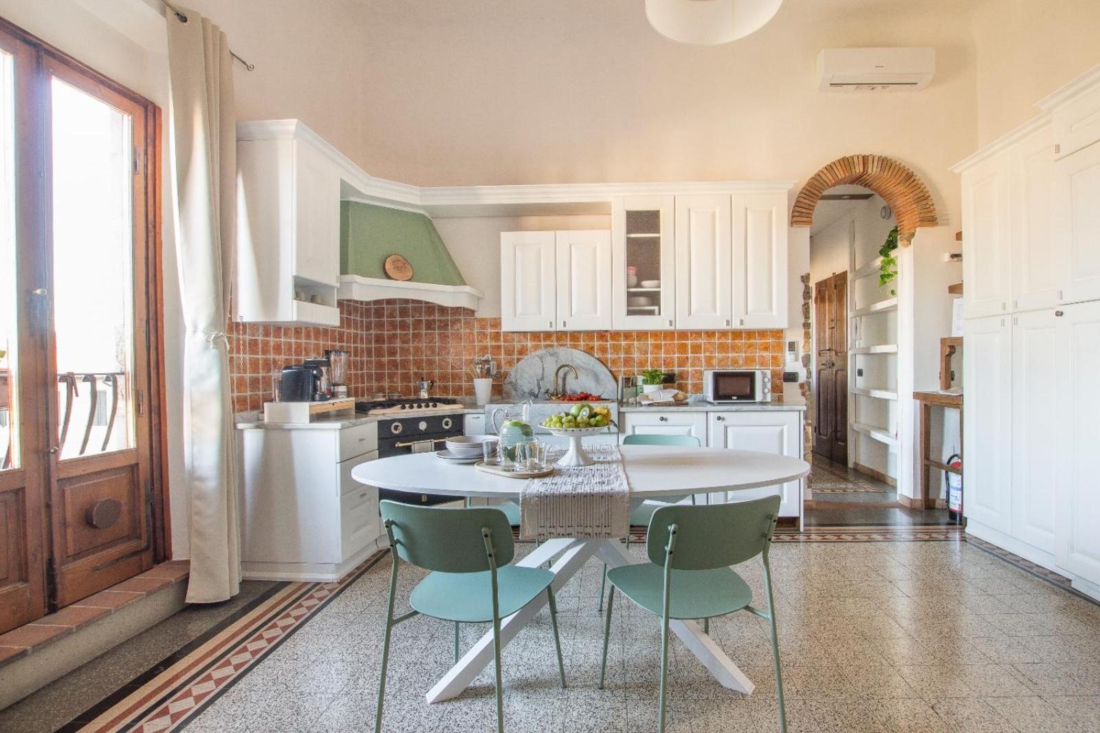 Apartment Castle 2 Bedrooms, 2 Bathrooms Florence