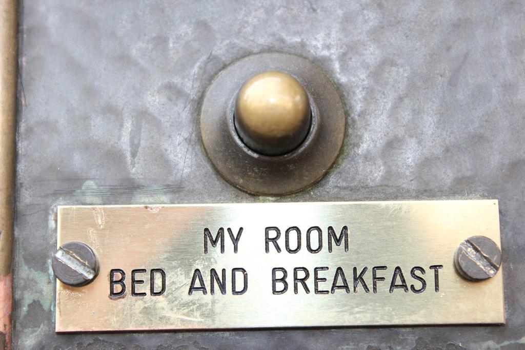 My Center San Salvi Bed & Breakfast *