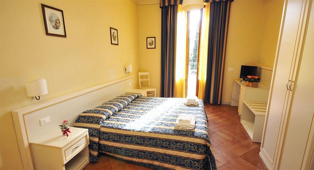 Azzi 3* Florence