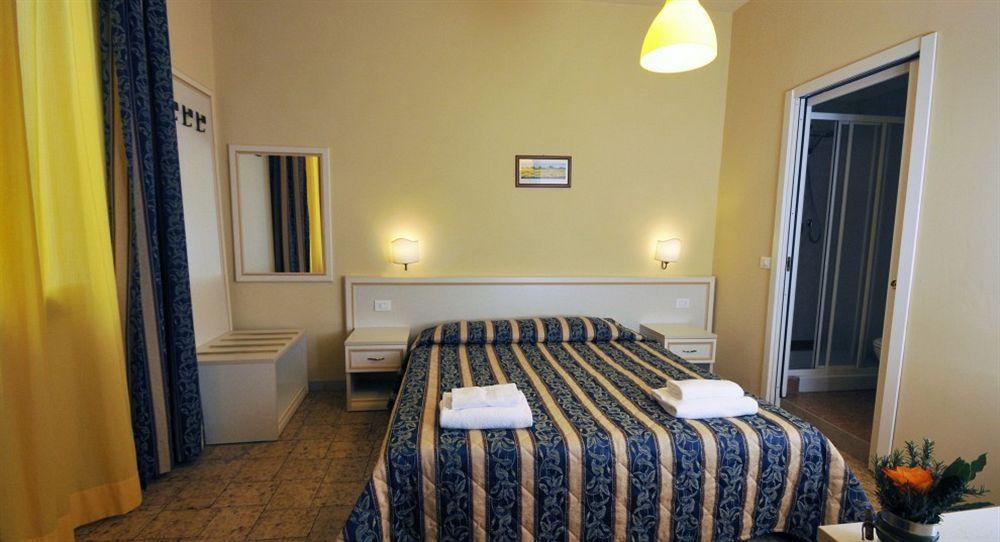 Azzi Hotel 3*