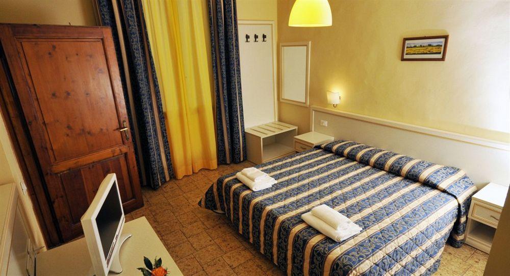 Azzi Hotel